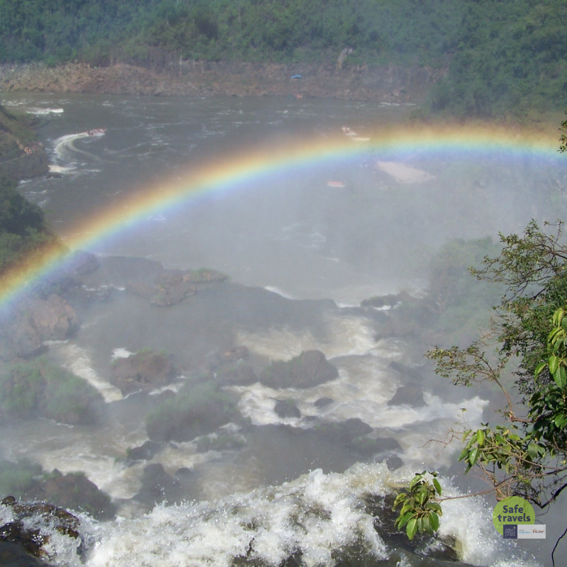 cataratas con arco iris