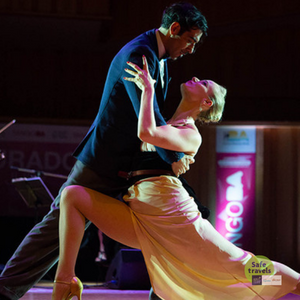 paraja bailando tango