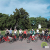 grupo de turistas en bicicleta
